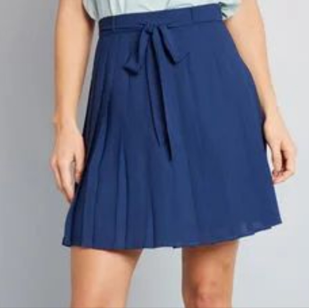 Modcloth Purely Pretty Pleated Skirt in Navy Blue - Size 4